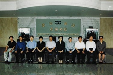 2001年6月1日，时任副省长叶荣宝等向导来公司检查指导“三个代表”学教活动
