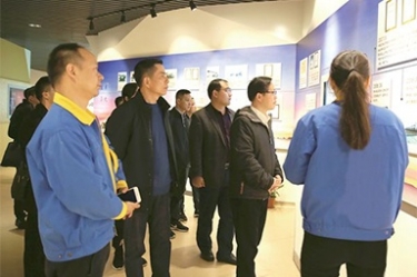 贵州省黔东南州委常委、、榕江县县委书记贺代宏一行到公司旅行学习考察
